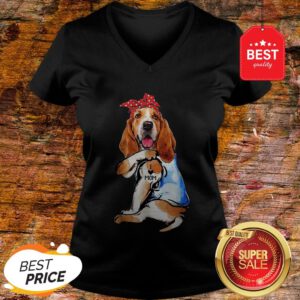 Nice Dog Basset Hound I Love Mom V-Neck