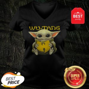Pretty Star Wars Baby Yoda Hug Wu – Tang Clan V-Neck