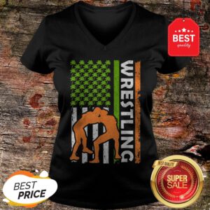 Vintage Irish Wrestling American Flag St Patrick’s Day Gifts V-Neck