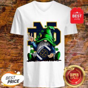 Good Gnomes Hug Notre Dame Fighting Irish Logo St. Patrick’s Day V-Neck