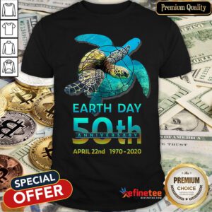 Pretty Sea Turtle Earth Day 50th Anniversary April 22nd 1970-2020 Shirt - Design By Refinetee.com