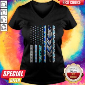 Pretty Native American Flag Feather Gift V-neck