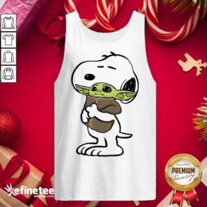 Nice Snoopy Hugging Baby Yoda Tank-Top - Design By Refinetee.com