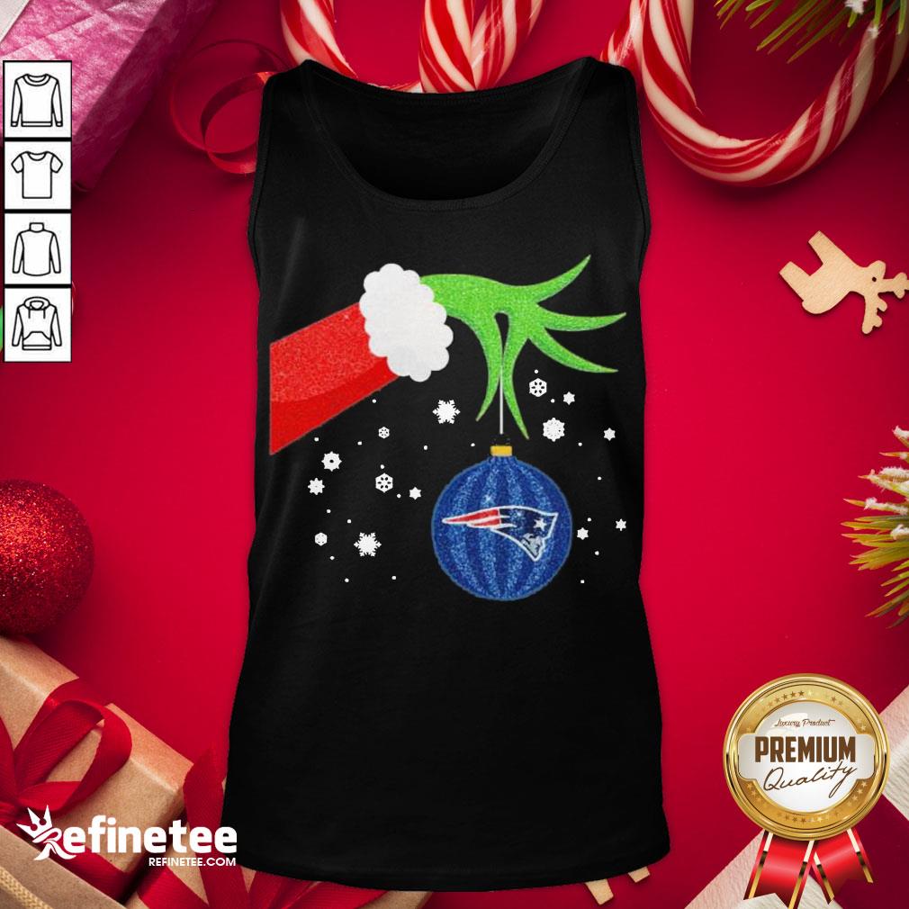 Top The Grinch Hand Holding Ornament New England Patriots Christmas Sweater Tank-Top - Design By Refinetee.com Top The Grinch Hand Holding Ornament New England Patriots Christmas Sweater Tank-Top - Design By Refinetee.com