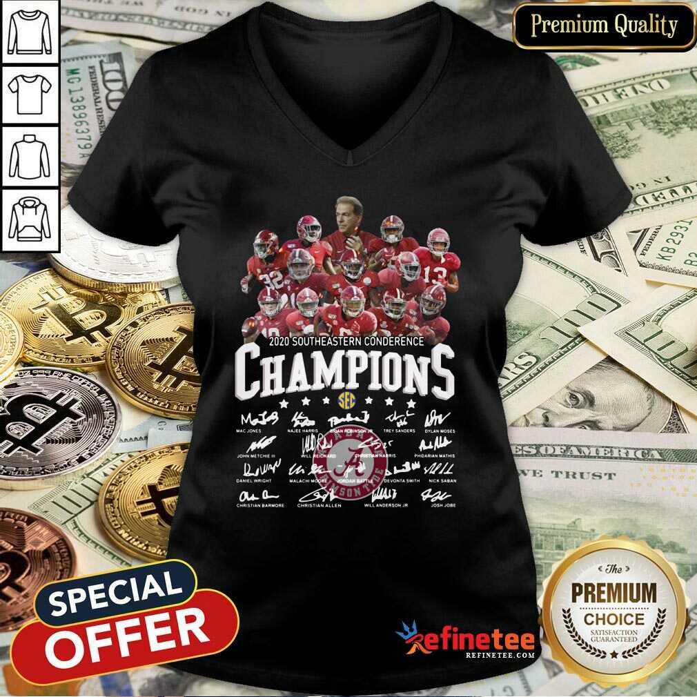 Cute Alabama Crimson Tide 2020 Southeastern Conference Champions Player Names Signatures V-neck - Design By Refinetee.com Alabama Crimson Tide 2020 Southeastern Conference Champions Player Names Signatures V-neck - Design By Refinetee.com