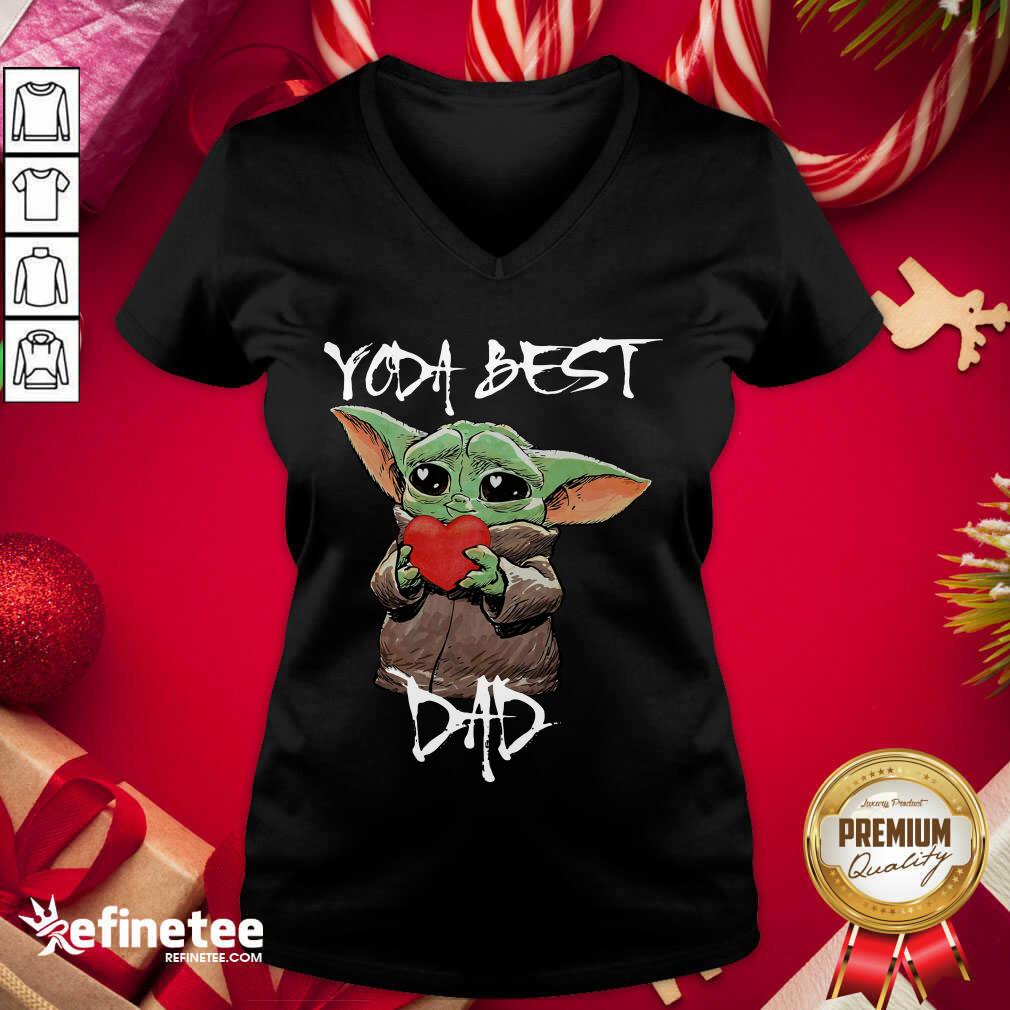 Nice Baby Yoda Hug Heart Best Dad V-neck - Design By Refinetee.com Baby Yoda Hug Heart Best Dad V-neck - Design By Refinetee.com