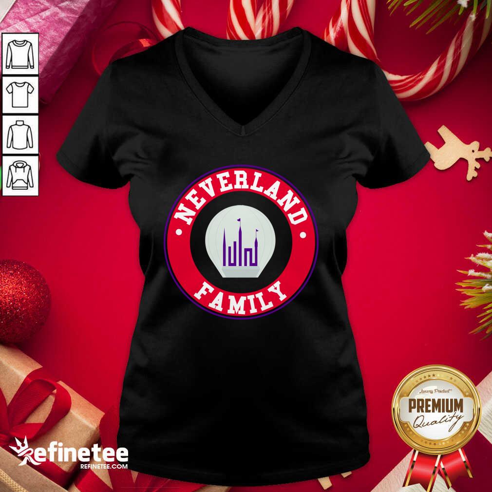 Premium Gidle Neverland Family Logo Emblem V-neck - Design By Refinetee.com Gidle Neverland Family Logo Emblem V-neck - Design By Refinetee.com