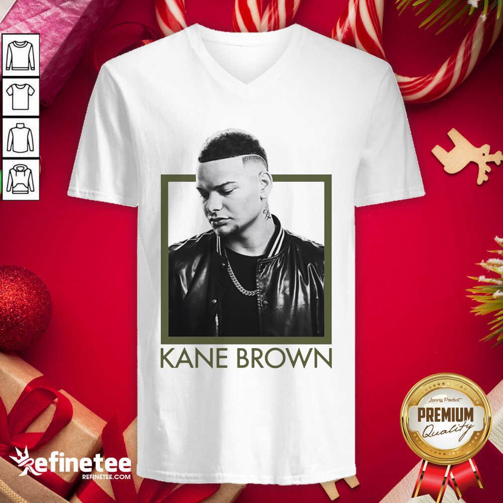 Top Kane Brown Merch Kb Photo V-neck - Design By Refinetee.com Kane Brown Merch Kb Photo V-neck - Design By Refinetee.com