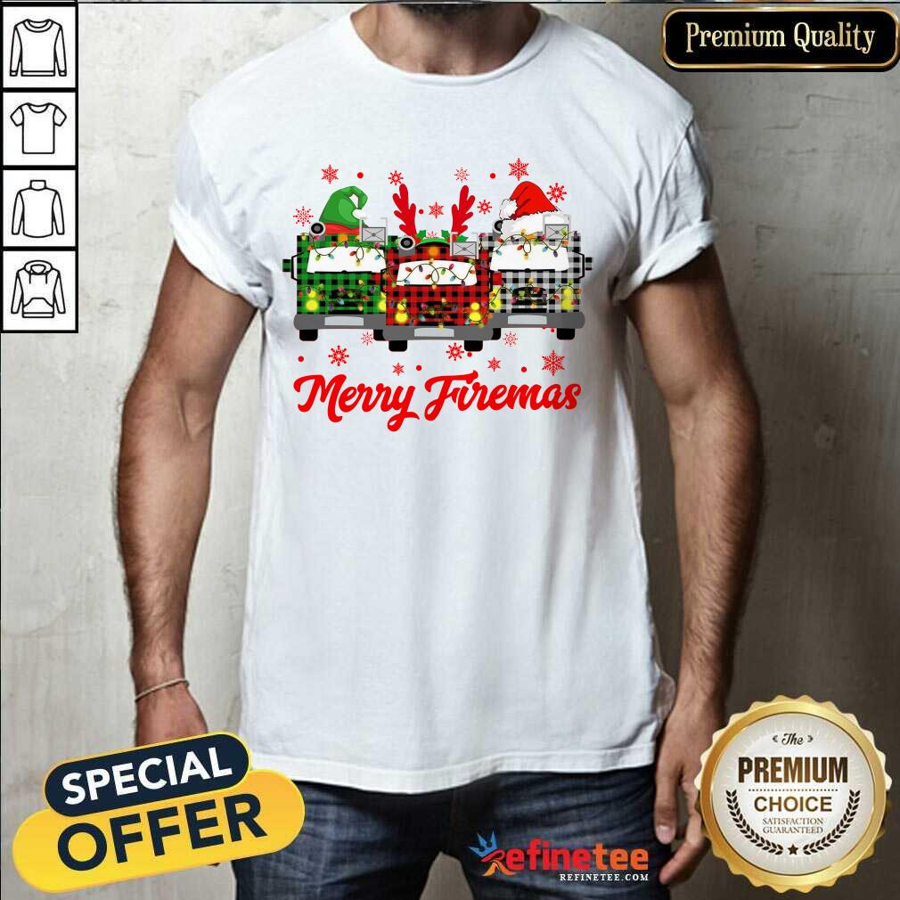 Top Plaid Vehicle Merry Christmas Shirt - Design By Refinetee.com