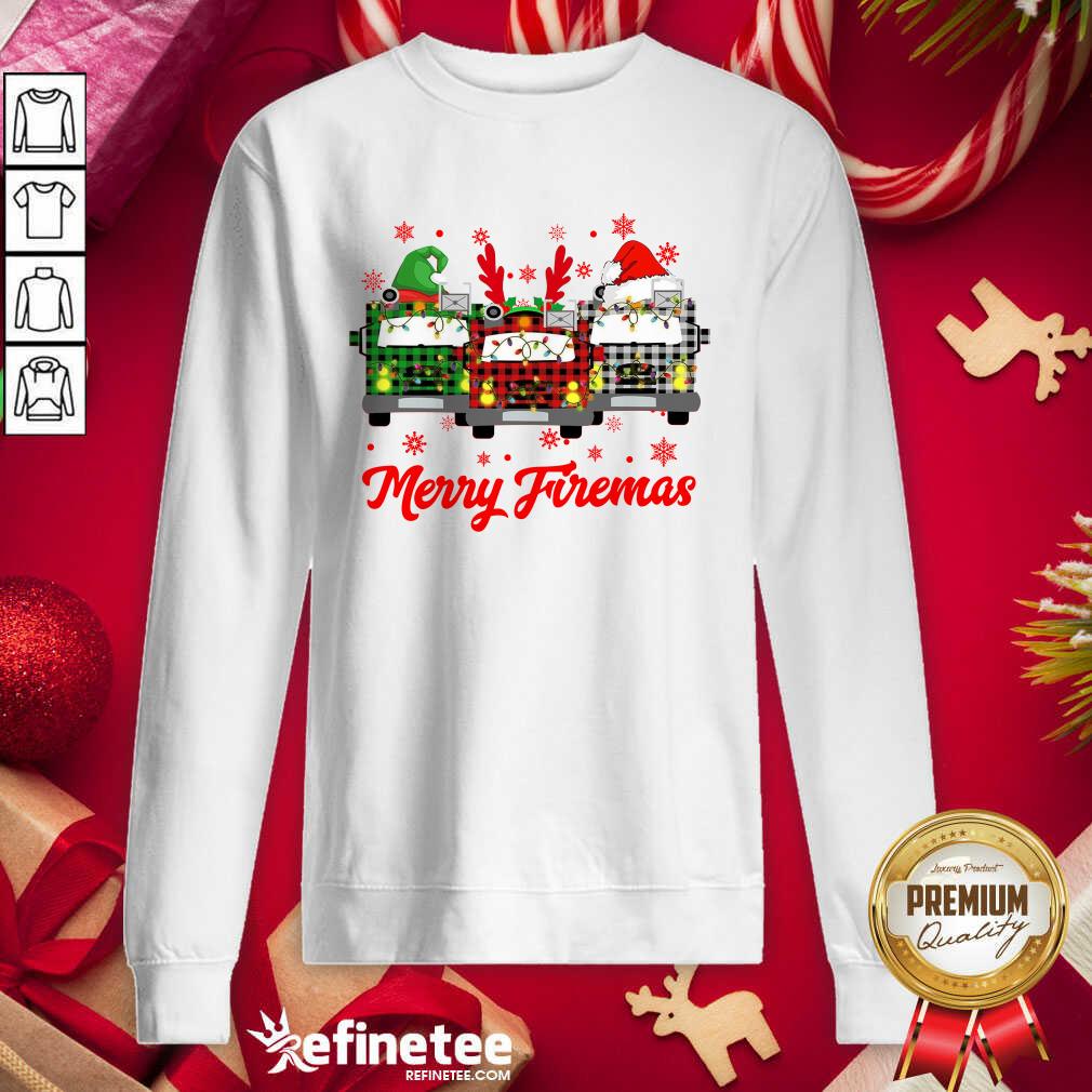 Top Plaid Vehicle Merry Christmas Sweatshirt - Design By Refinetee.com Plaid Vehicle Merry Christmas Sweatshirt - Design By Refinetee.com