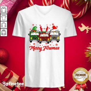 Top Plaid Vehicle Merry Christmas V-neck - Design By Refinetee.com