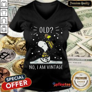 Top Snoopy And Woodstock Old No I Am Vintage V-neck - Design By Refinetee.com