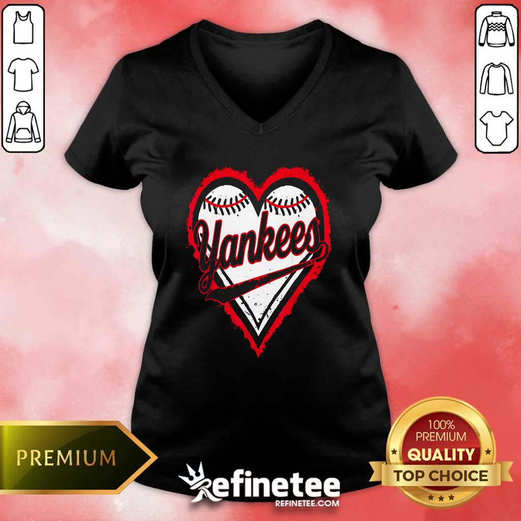 Good Yankees Name Hearts Style Classic V-neck