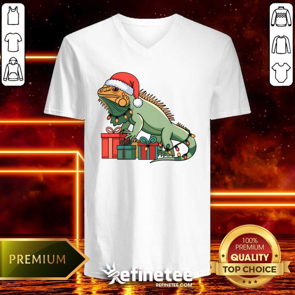Premium Happy Merry Christmas Iguana Christmas Lights Presents V-neck