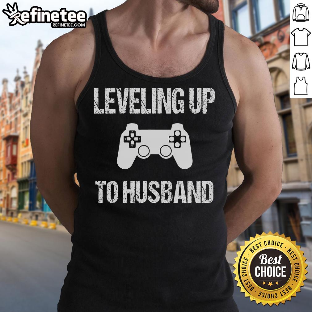 Engagement tank top for video game lovers featuring a fun design for grooms, perfect for gaming-themed weddings.