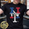 Official New York Mets 2025 Dominican Republic Flag Logo T-Shirt featuring vibrant flag design and team branding.