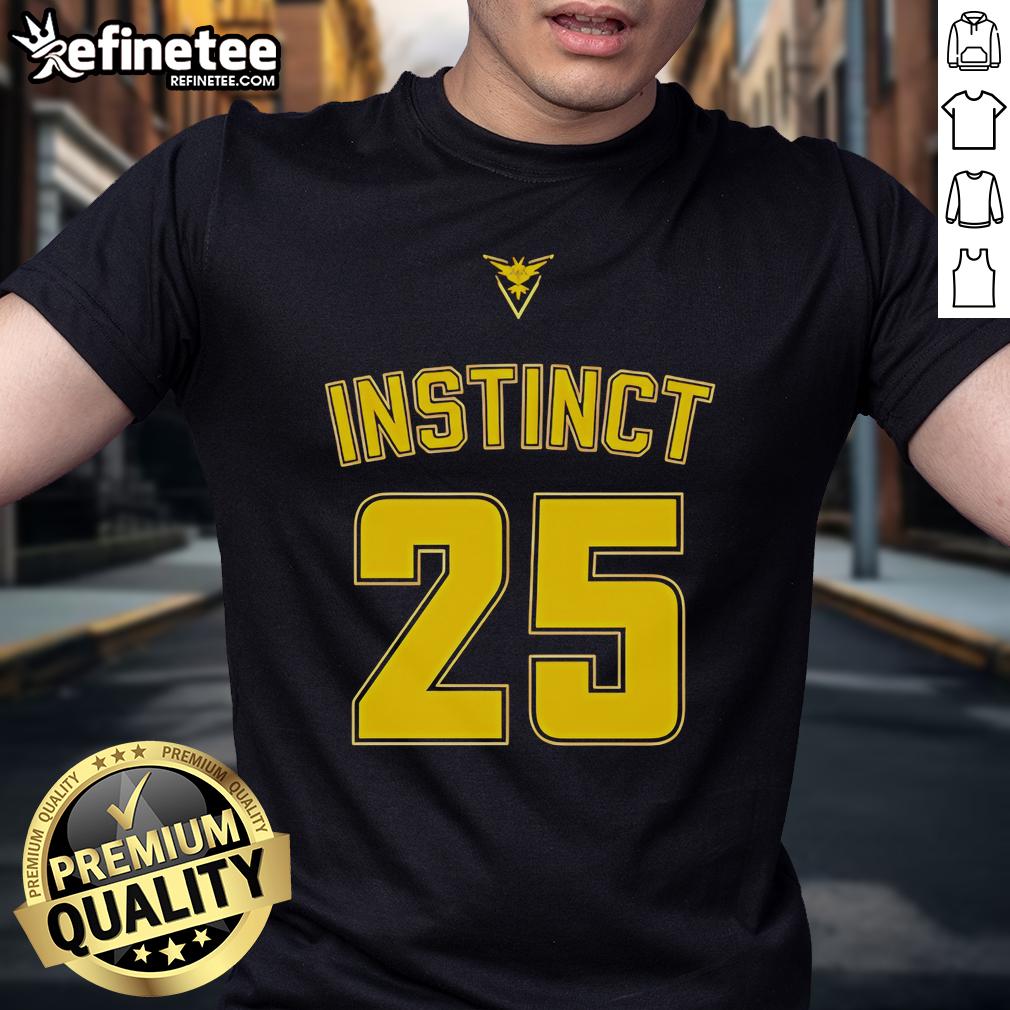 Top Instinct 25 T-Shirt featuring a stylish design and comfortable fit, perfect for casual wear and sports enthusiasts.
