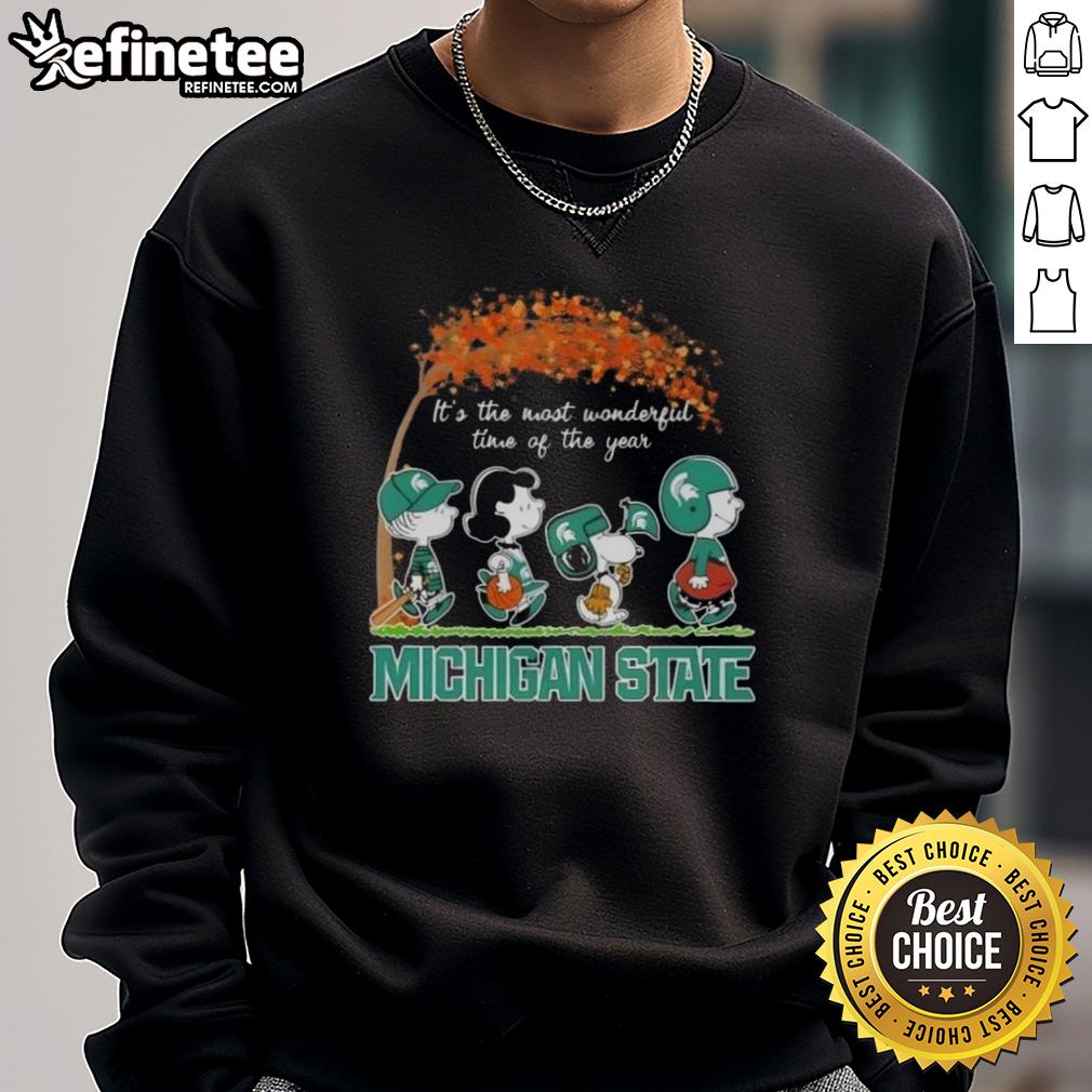 Premium Michigan State Spartans X Peanuts Snoopy and Friends sweatshirt celebrating autumn's most wonderful time.