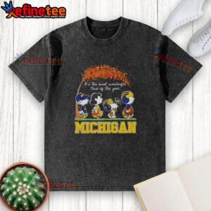 Premium Michigan Wolverines X Peanuts Snoopy and Friends autumn washed t-shirt featuring vibrant seasonal graphics.