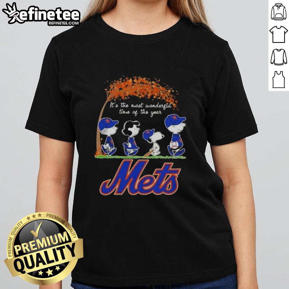 Premium New York Mets X Peanuts Snoopy and Friends autumn tee for women, celebrating the most wonderful time of the year.