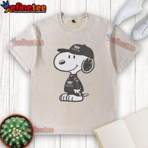 Official Peanuts x Cadillac Formula 1 washed t-shirt featuring iconic Peanuts characters and a stylish design.