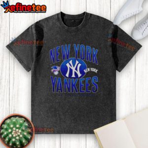 Official New York Yankees Throwback Black Boxy Washed T-Shirt featuring vintage logo and relaxed fit design.